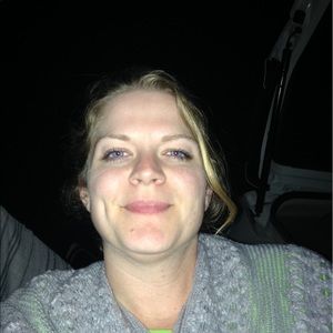 Meet your Posher, Emilu