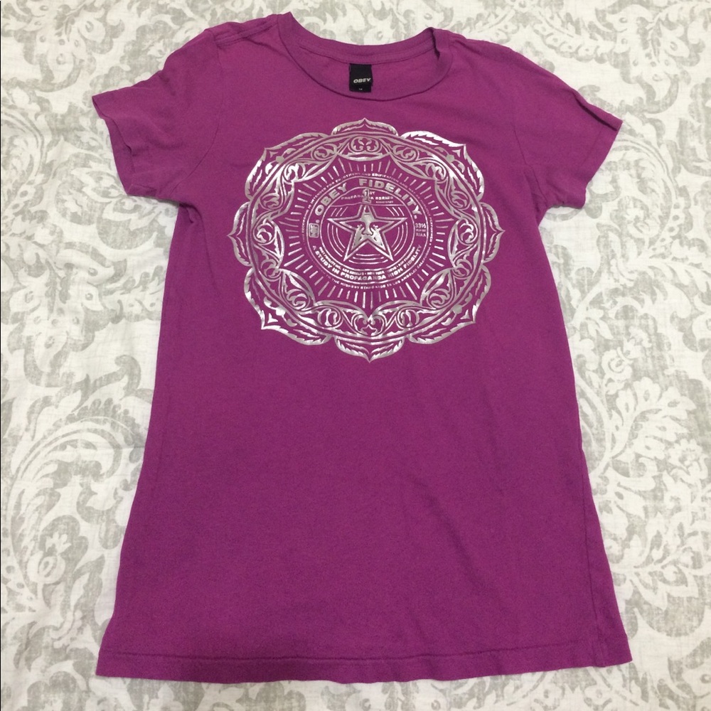 Obey tee