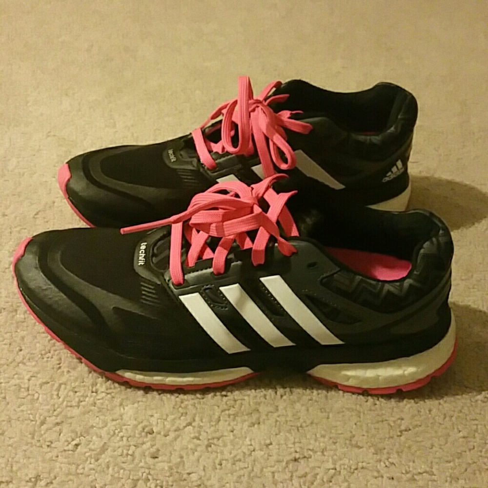 Adidas Techfit  Women's Size 7
