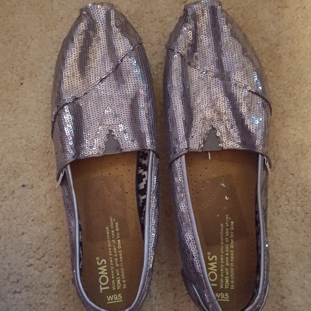 Toms slip ons