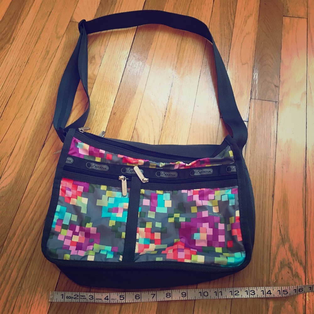 Deluxe Everyday Bag in pixelated pattern