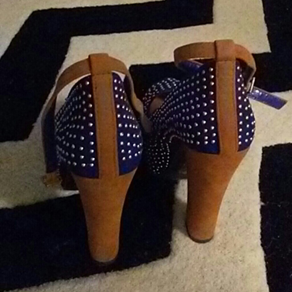 Shoes - Picture 3 of 3