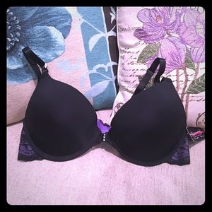 NWT Black Push-up Bra with Lace Band & Front Clasp