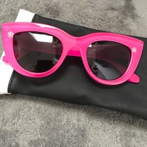 Hot Pink Kitti Quay Sunnies