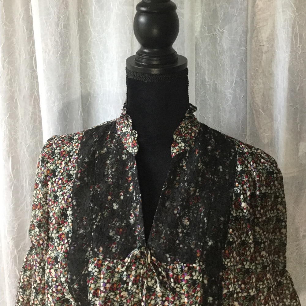 Sheer floral peasant top - Picture 2 of 5