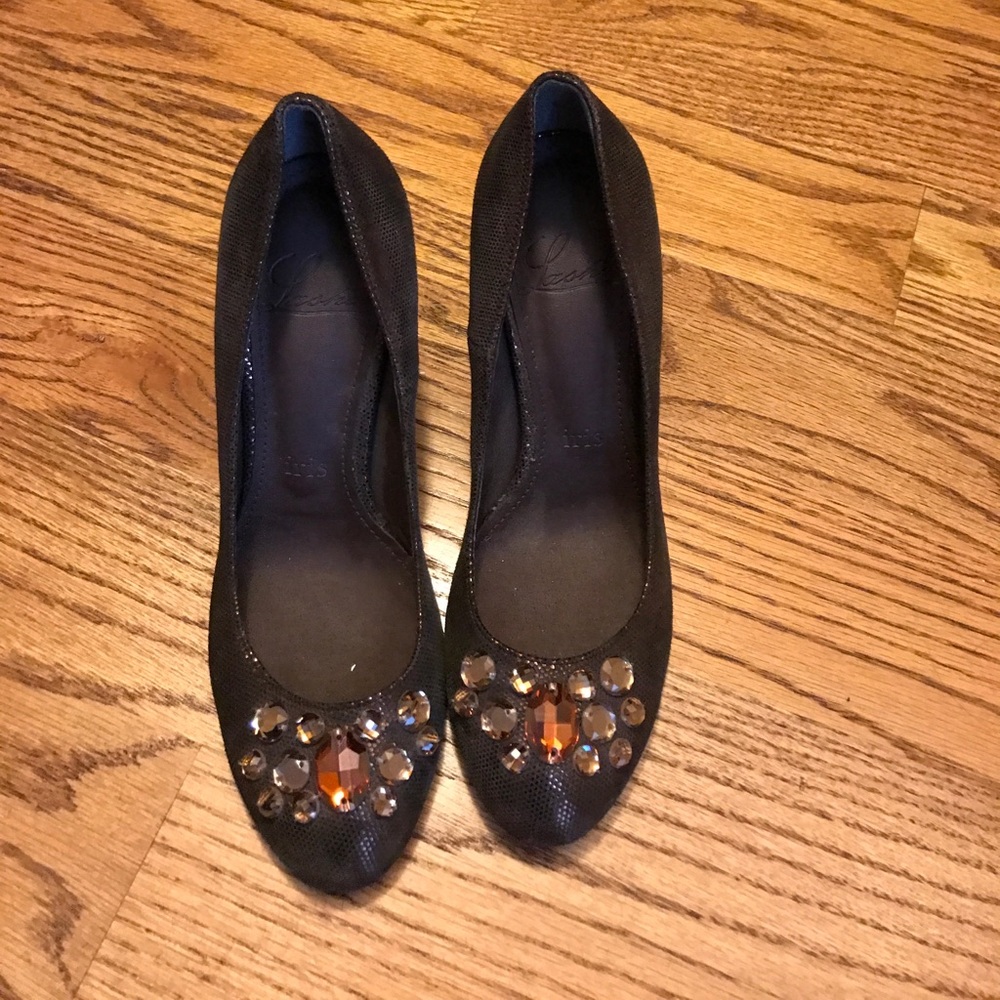 Shiny, scaly embellished heel