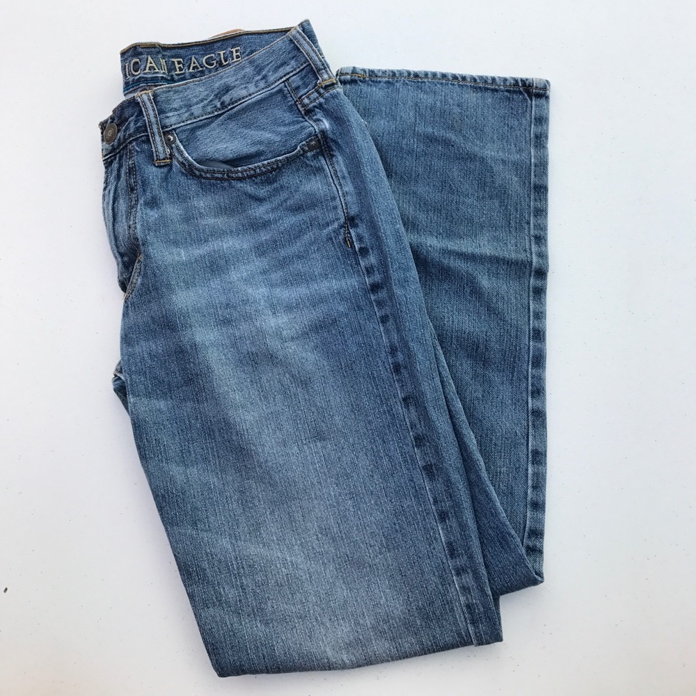 American eagle straight jeans.