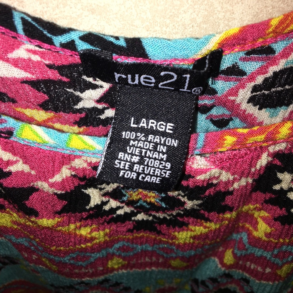 Aztec Print Crop Top - Picture 2 of 3