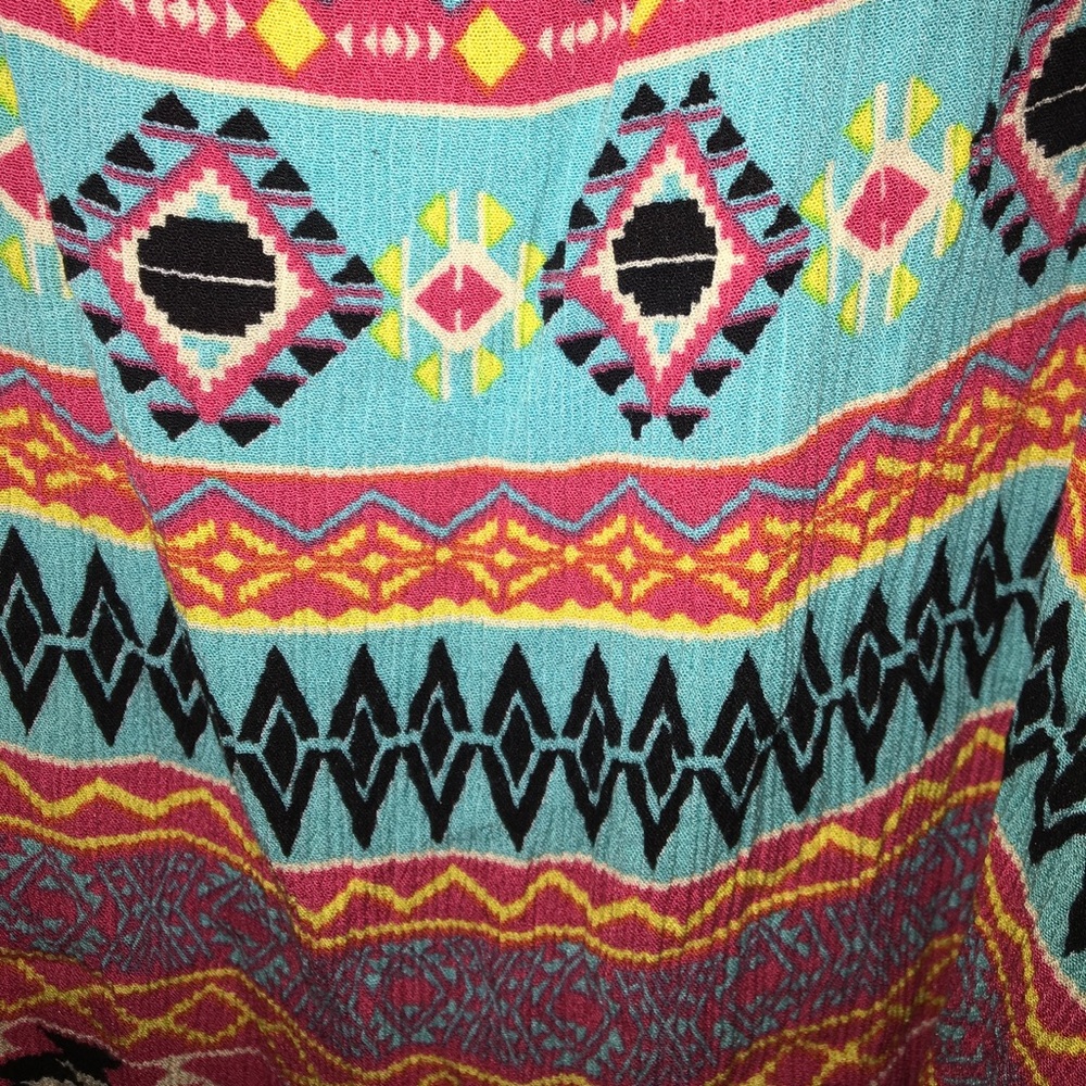 Aztec Print Crop Top - Picture 3 of 3