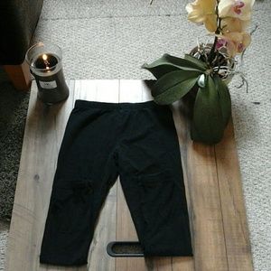 Black cropped leggings