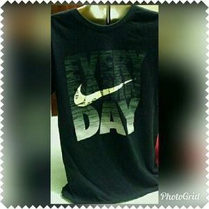 Nike tee