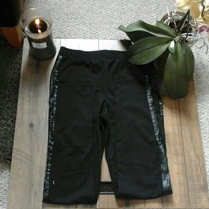 Amy Wear black leggings