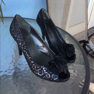 Black Leopard pump