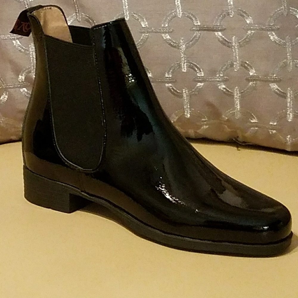 OVATION Finalist Patent Leather Boots - Picture 1 of 4