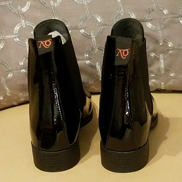 OVATION Finalist Patent Leather Boots - Picture 3 of 4