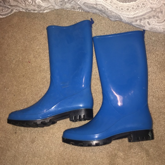 Shoes - Pretty blue rain boots