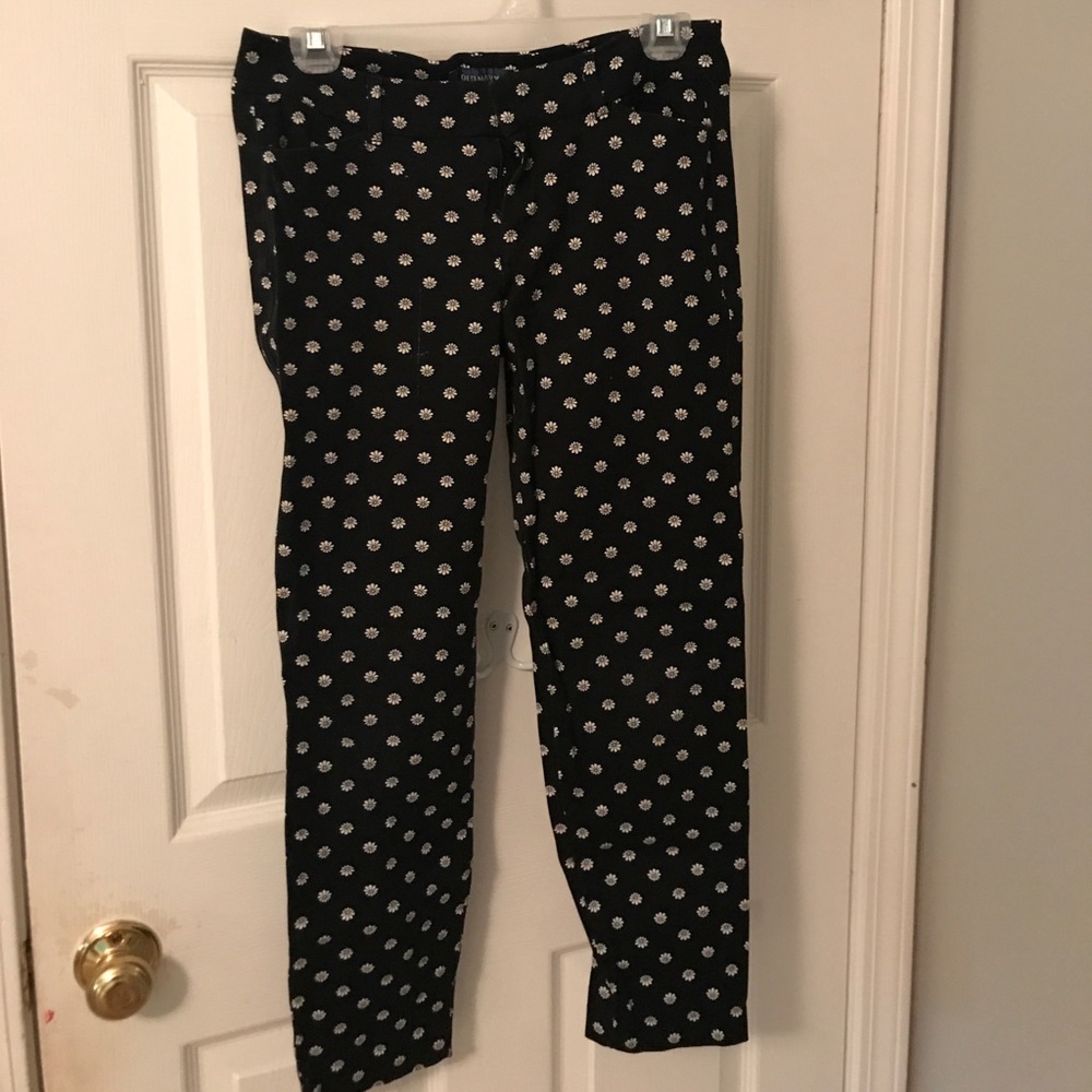 Old Navy Pixie Pants size 4
