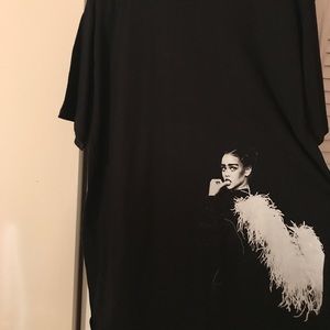 Rihanna tour t-shirt