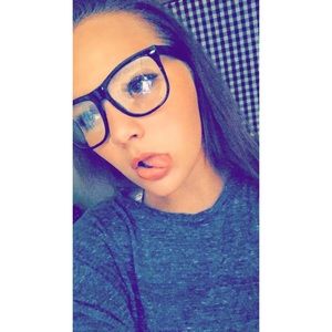 Meet your Posher, Rayna