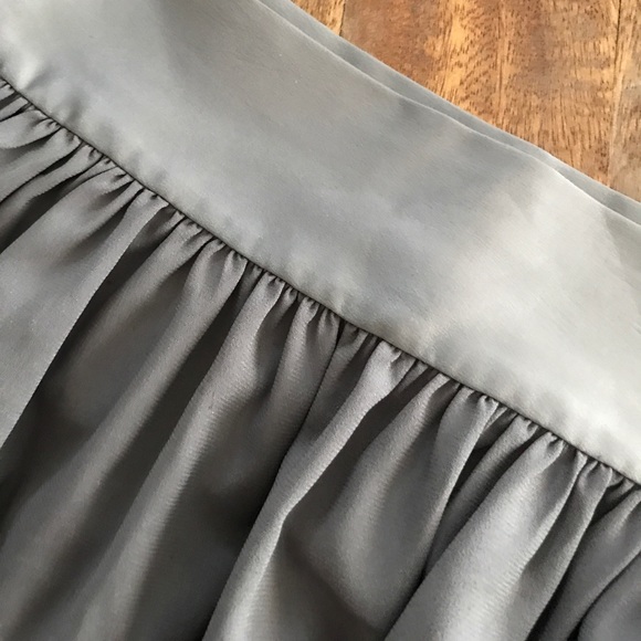 Grey "silk" mini skirt - Picture 2 of 2