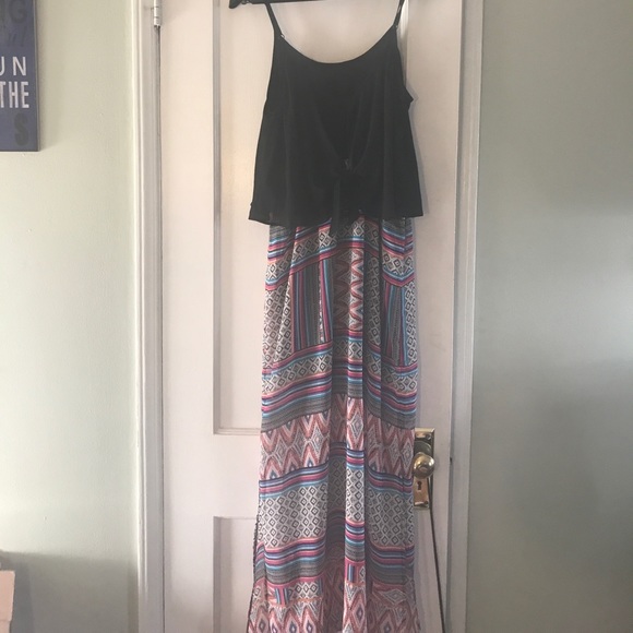 Size large black and tribal print maxi - Picture 2 of 3