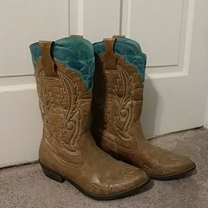 Cowgirl boot