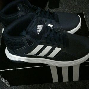 Adidas Sneakers