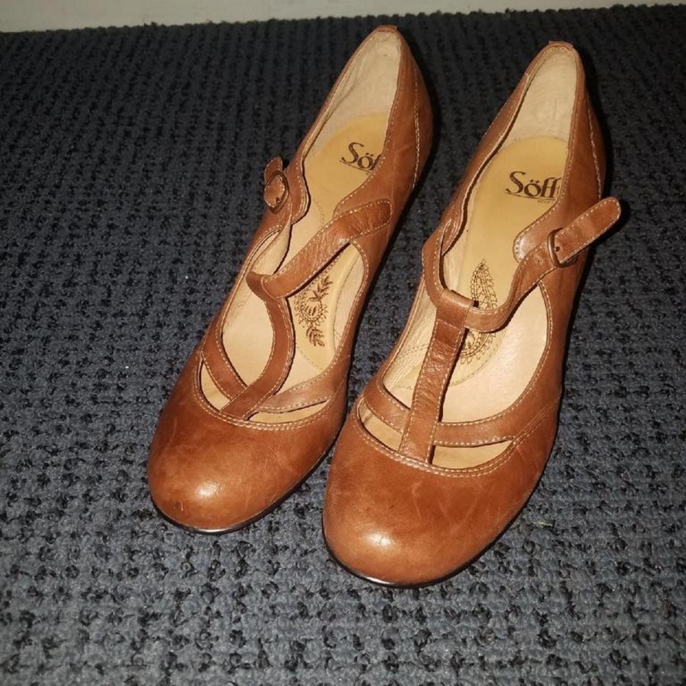 Sofft Mary Jane heels