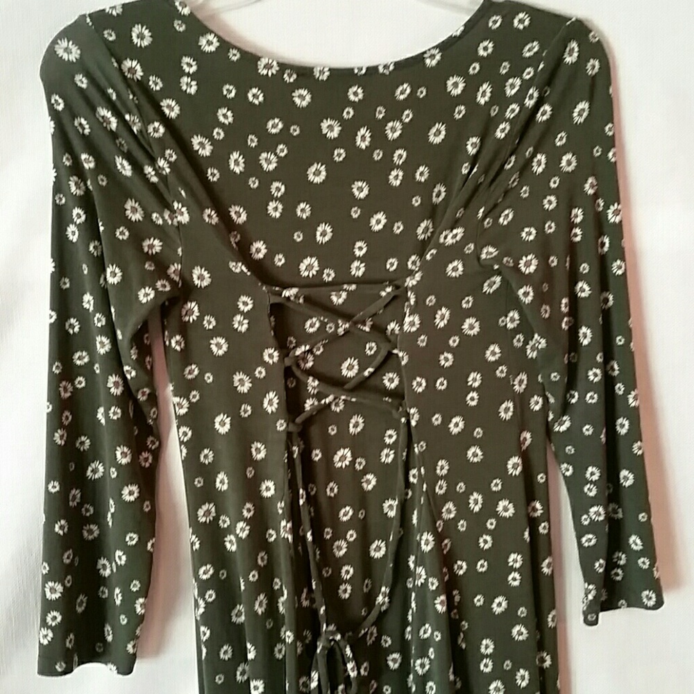 Dress - Picture 2 of 3