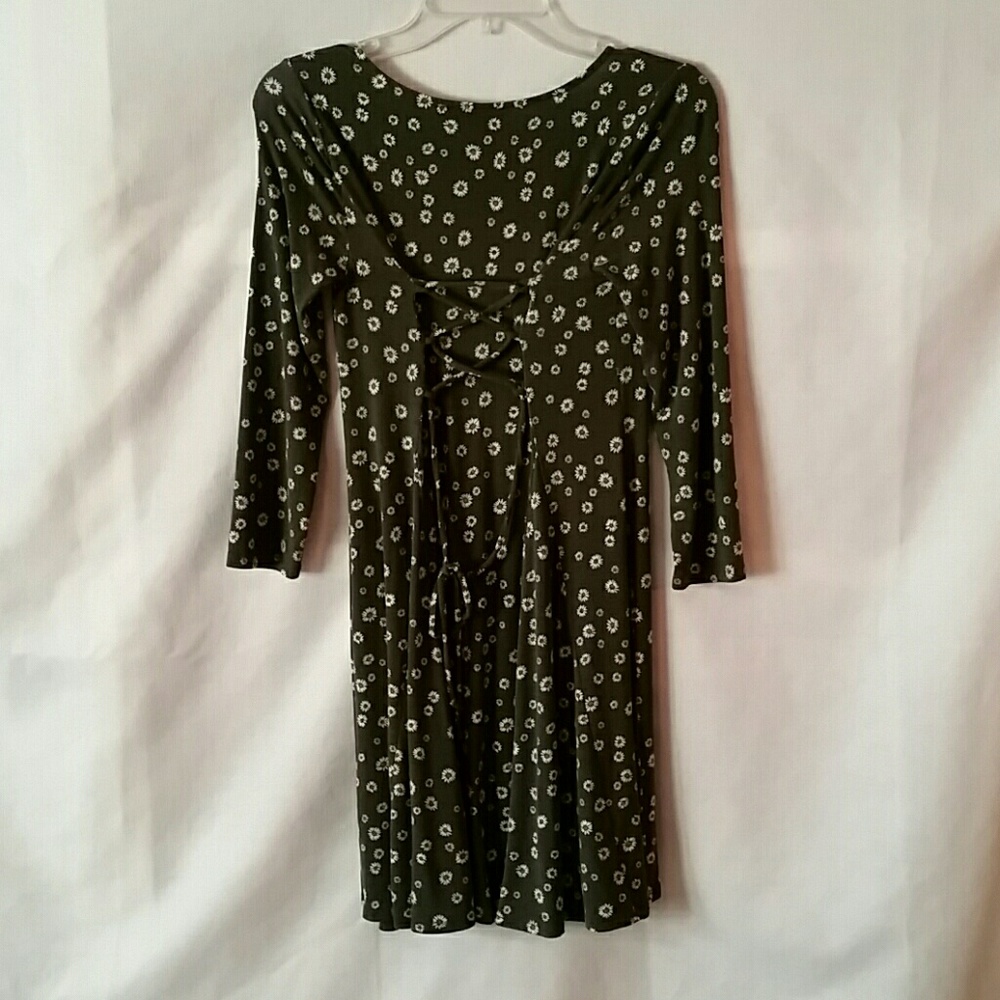 Dress - Picture 3 of 3