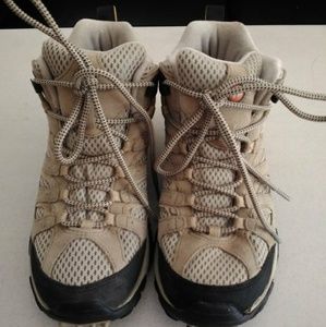 Merrell Women's Hiking Boots Size 6.5 US/37 EUR