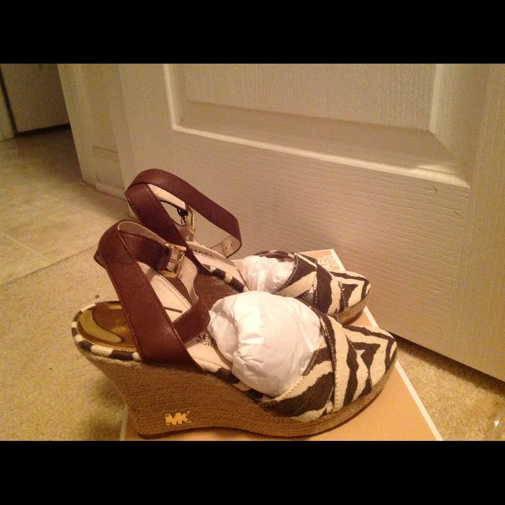 MK Kami Ankle Strap Sandal