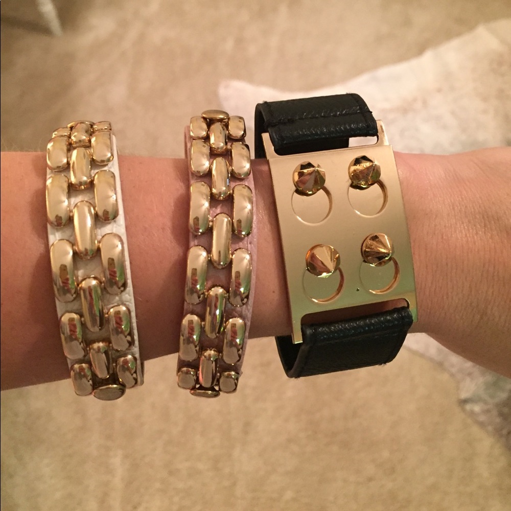Jewelmint! Set of 3 bracelets!