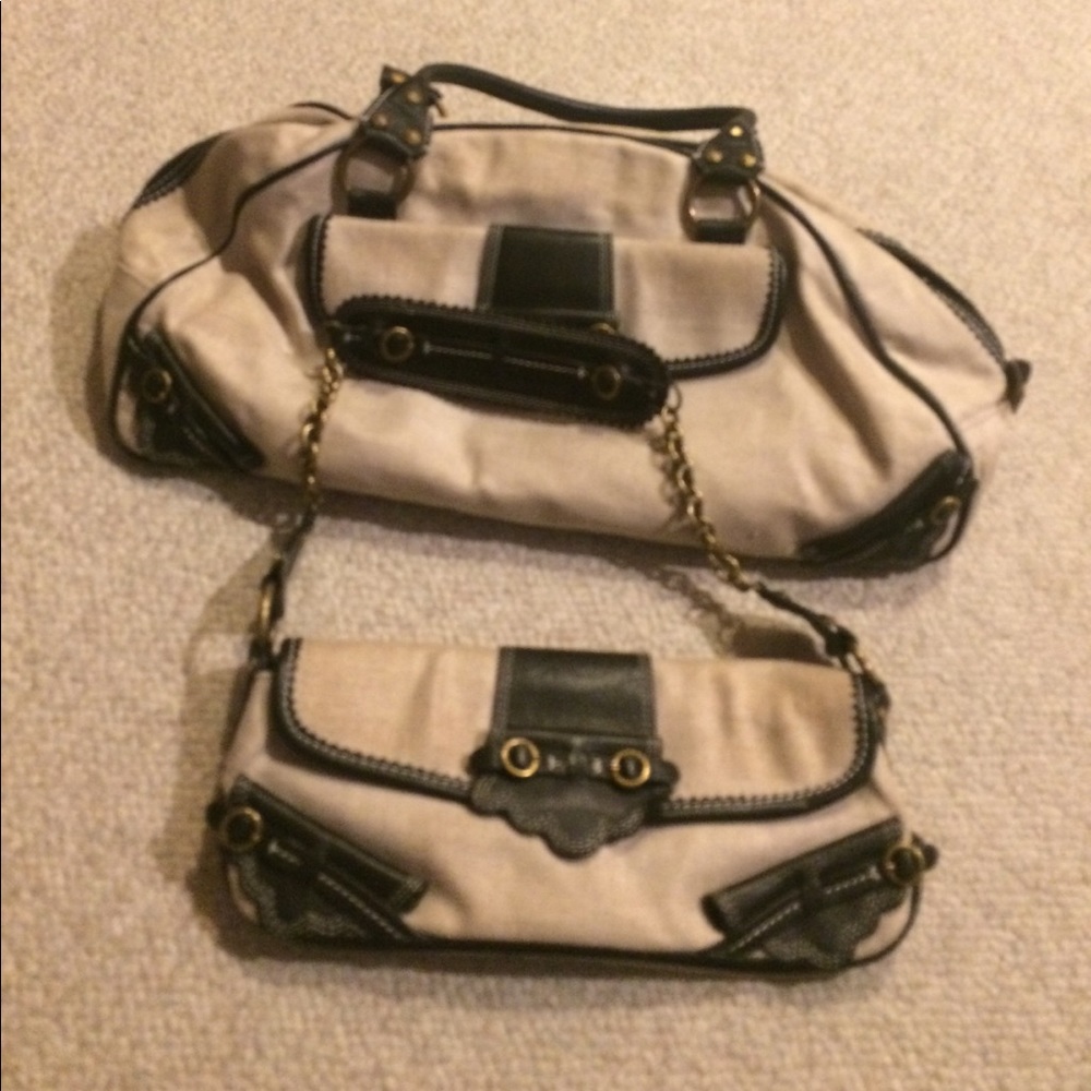 Purse comes with two