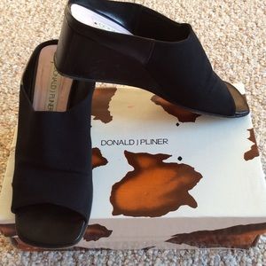 Donald Pliner black silk & leather wedge sandal 9M
