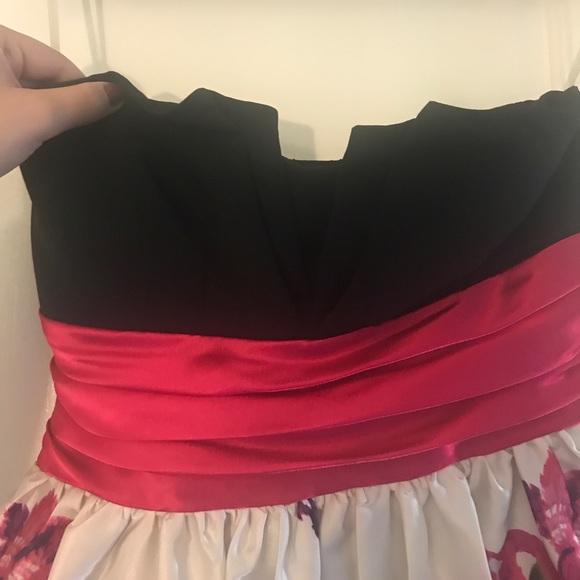 Size M cocktail/semi formal short floral dress - Picture 2 of 2