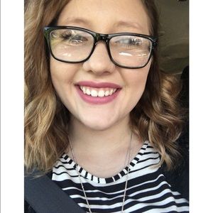 Meet your Posher, Briana