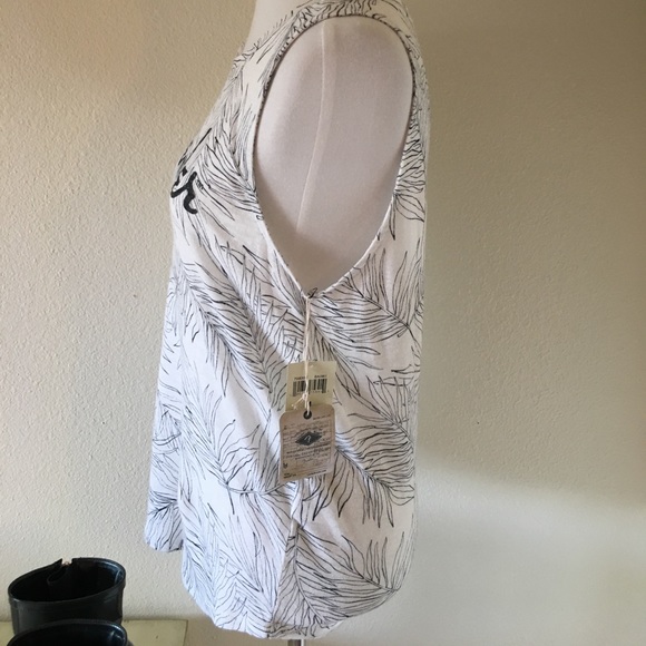 🆕 Lucky Fender Tank Top 🆕 - Picture 3 of 8