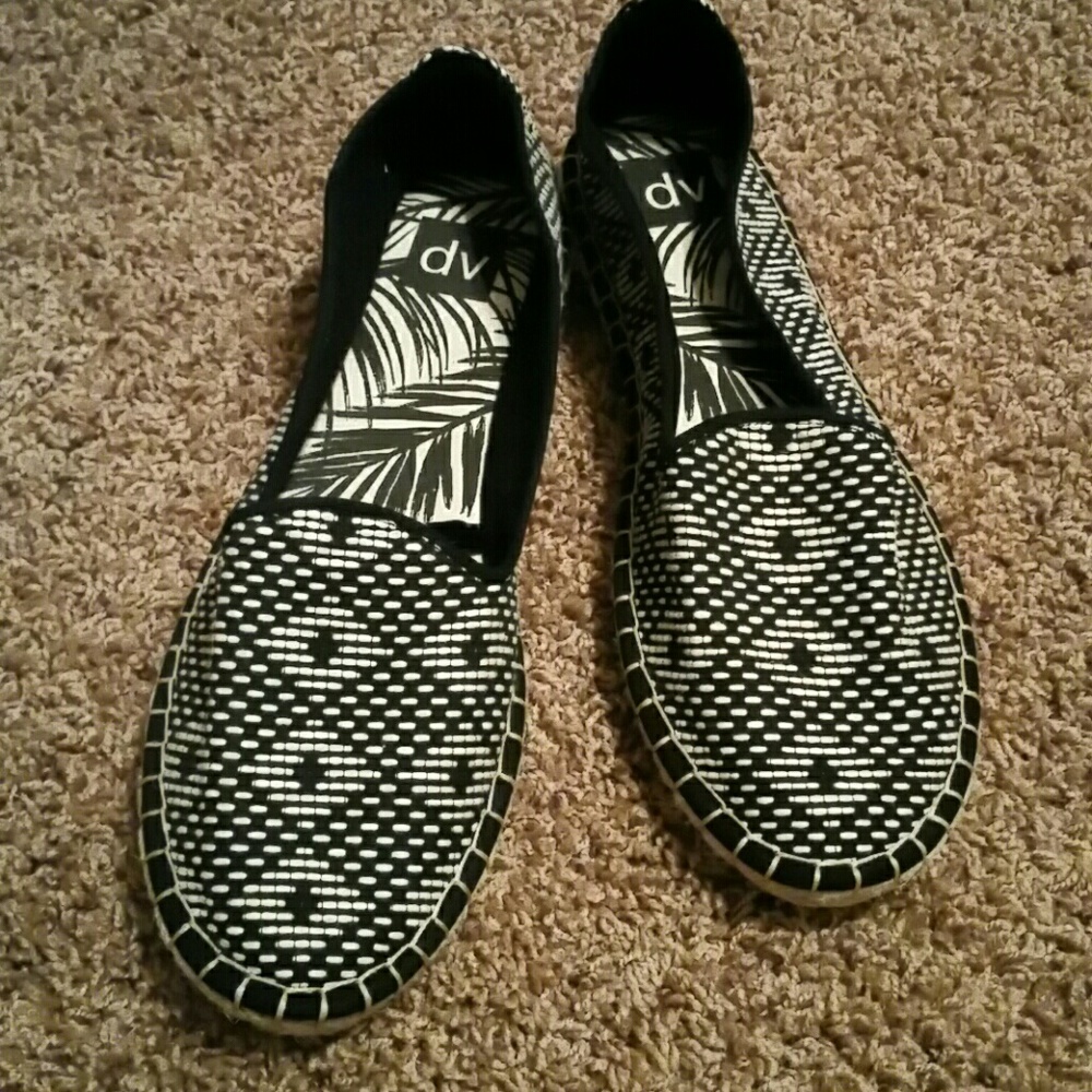 DV size 11 NWOT