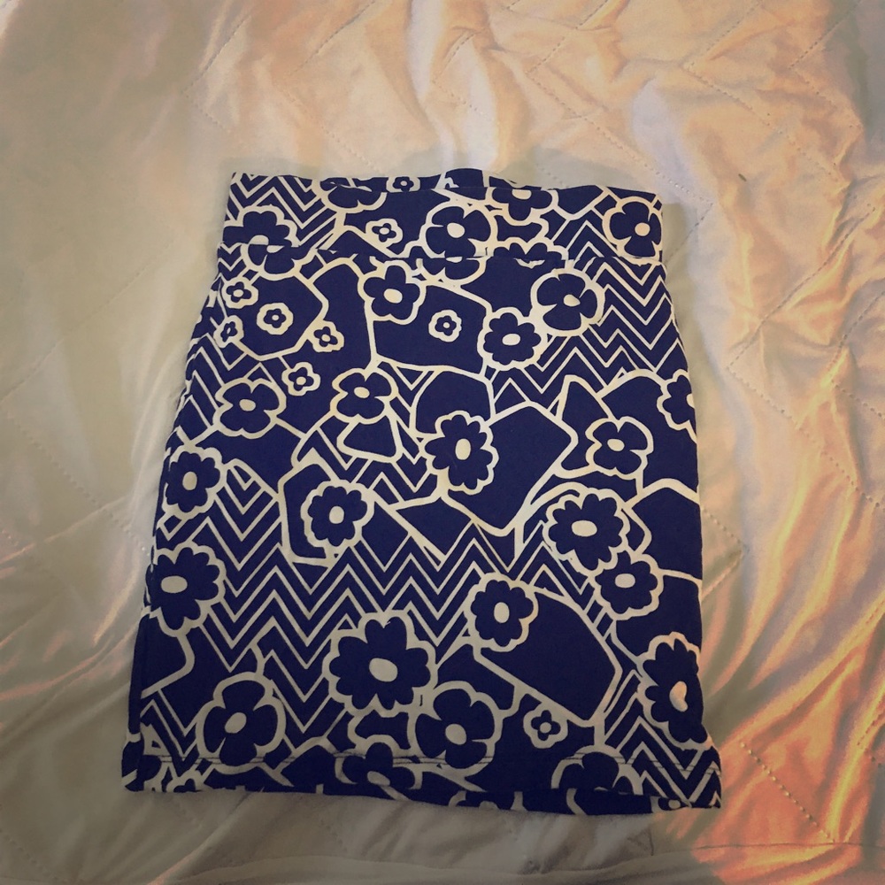 Flower patterned pencil skirt