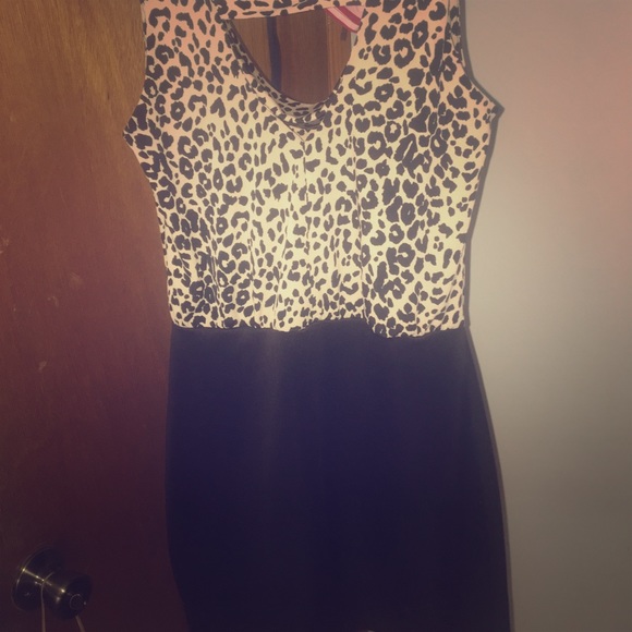 BODY CENTRAL DRESS Can never go wrong!💕💕 - Picture 1 of 5