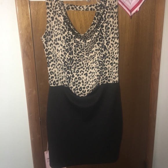 BODY CENTRAL DRESS Can never go wrong!💕💕 - Picture 2 of 5