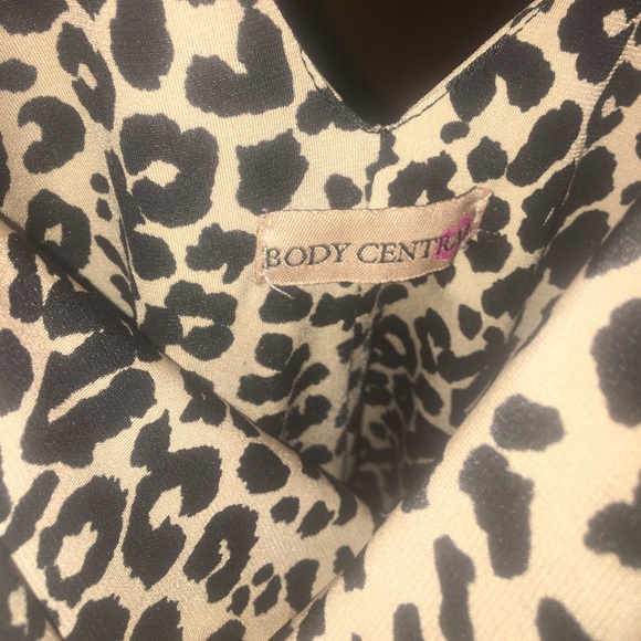 BODY CENTRAL DRESS Can never go wrong!💕💕 - Picture 3 of 5