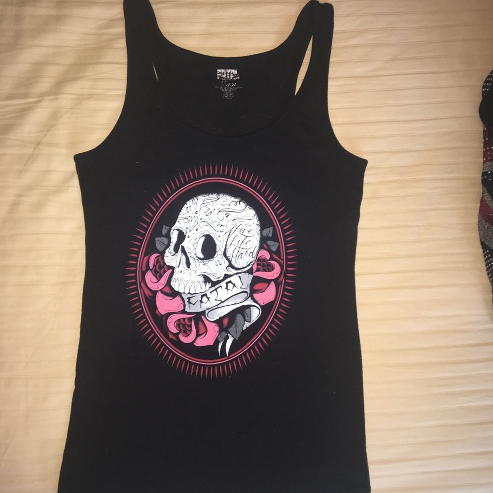 Skull tank