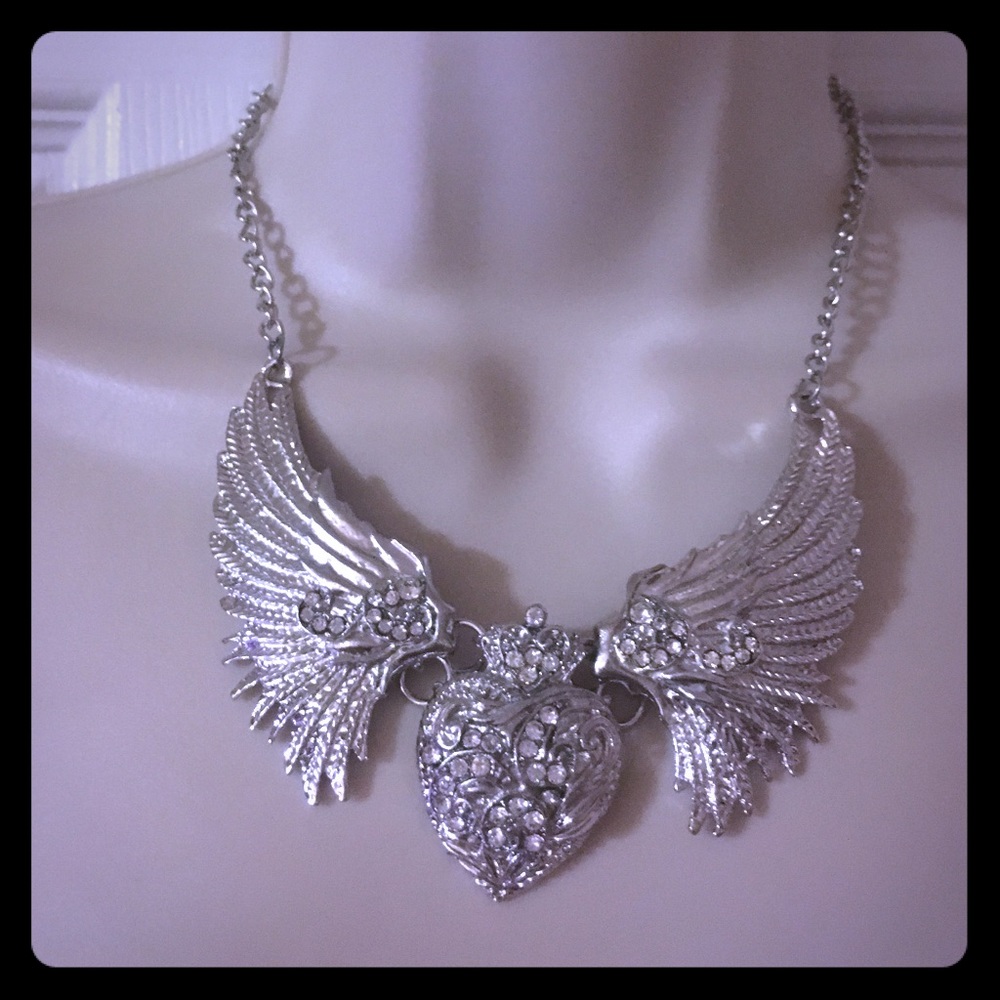 Statement necklace