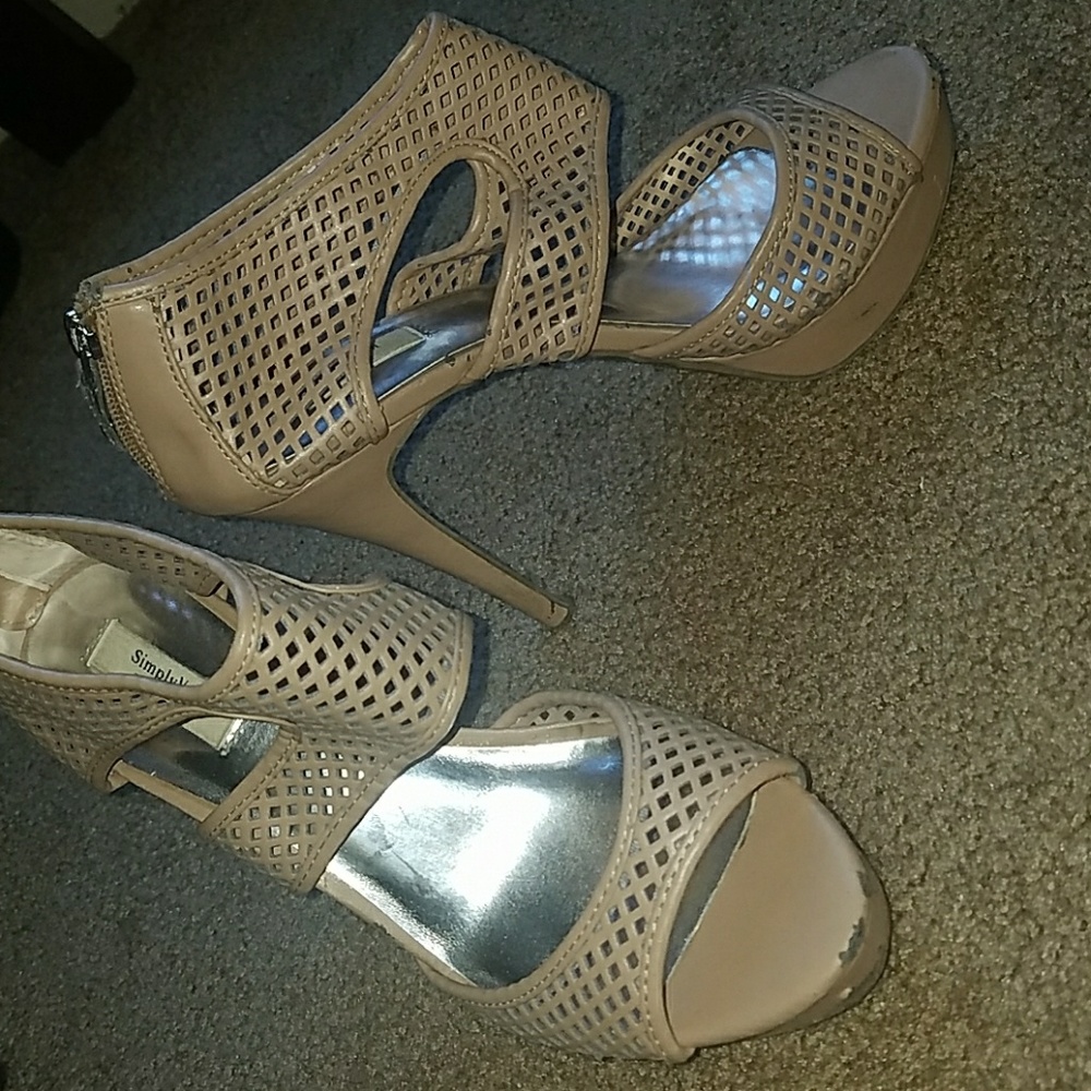 Vera Wang heels