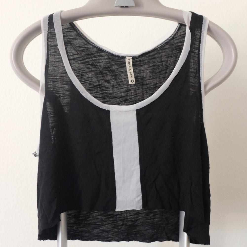 LF Emma & Sam black crop top