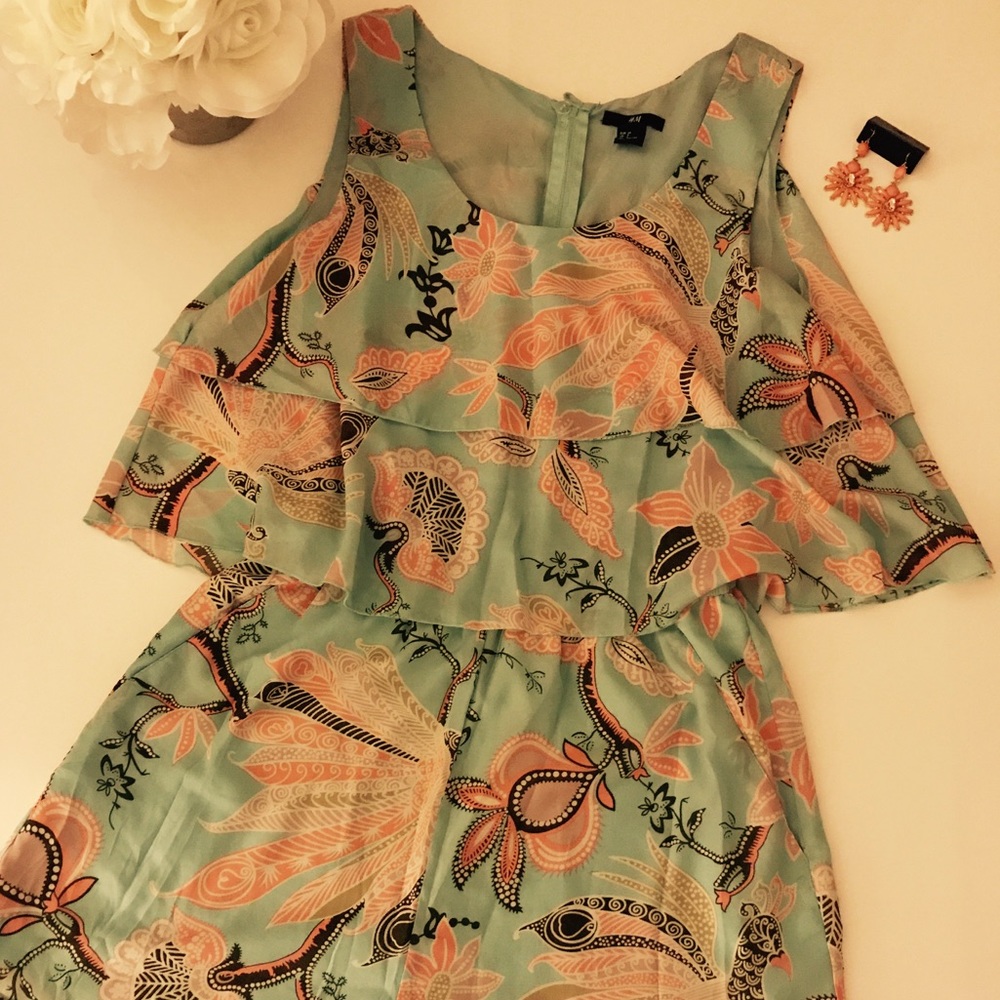 H&M Shorts Romper Pastel Colors, size 8, Like New
