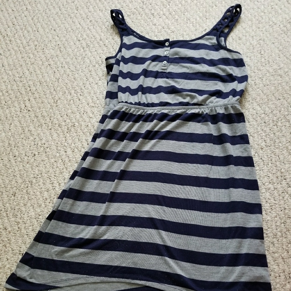 Stripped flowy dress with long back