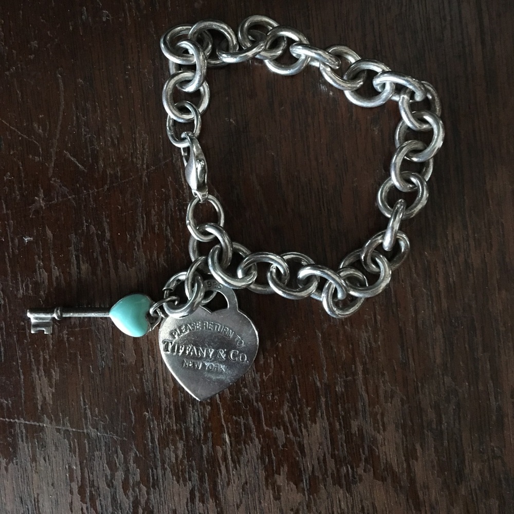Return to Tiffany's iconic bracelet